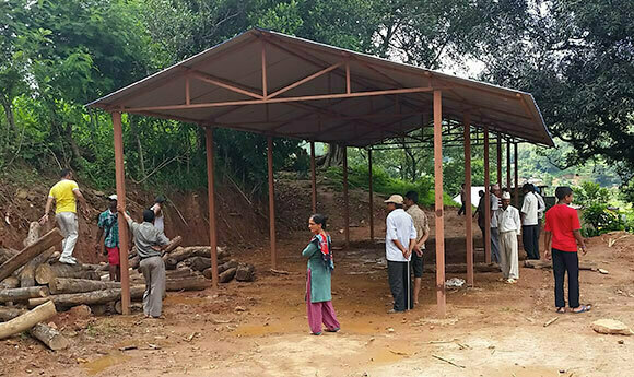 Temporary school in Nepal