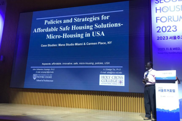 Seoul Housing Forum -  Image of Professor John Onyango Presenting